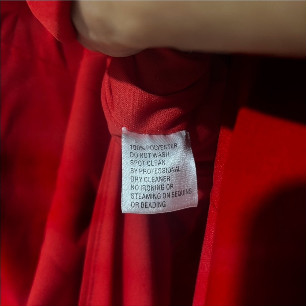 Mac Duggal Red Gown Cut Out Slit Size 6 - Picture 9 of 9